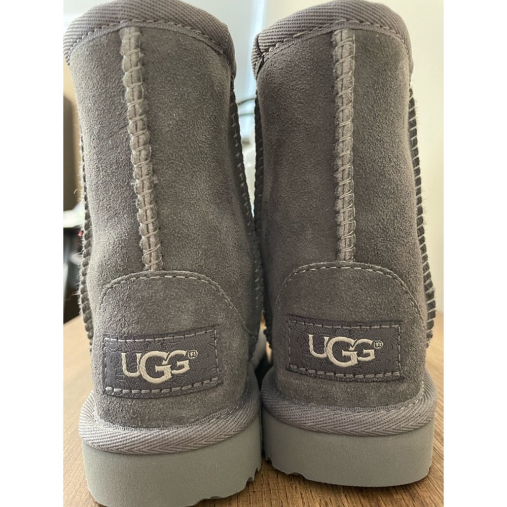 Baby/Girl Uggs 💖